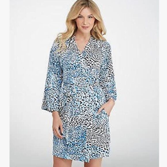 Oscar de la Renta Pink Label Jersey Silky Knit Animal Print Wrap Robe - Picture 2 of 11